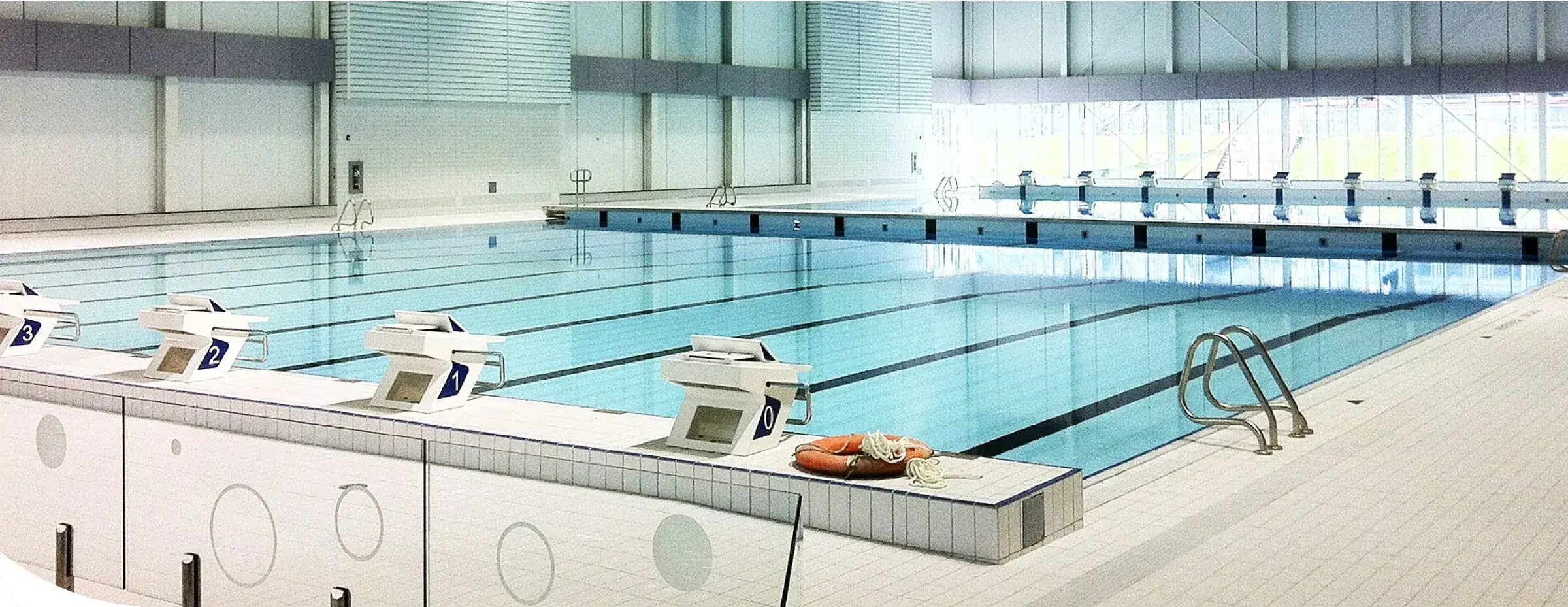 Piscine intérieure olympique